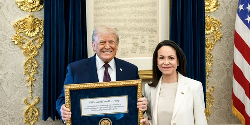 María Corina Machado i a inmanat lui Donald Trump medalia Premiului Nobel pentru Pace foto Casa Albă png