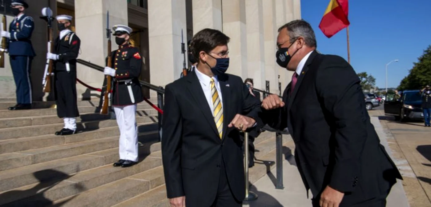 Şeful Pentagonului, Mark Esper, şi ministrul român al Apărării, Nicolae Ciucă