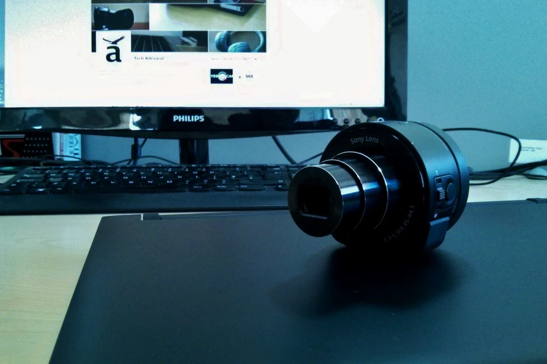 Sony QX10, o cameră foto ascunsă într-un obiectiv. FOTO Adevărul