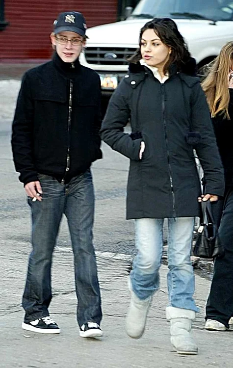 mila kunis si macaulay culkin foto guliver/getty images