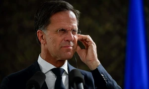 Premierul Olandei, Mark Rutte, a vizitat Centrul Naţional de Instruire Întrunită „Getica” de la Cincu, judeţul Braşov, însoţit de preşedintele Klaus Iohannis și premierul Nicolae Ciucă FOTO Inquam ( (6) jpg