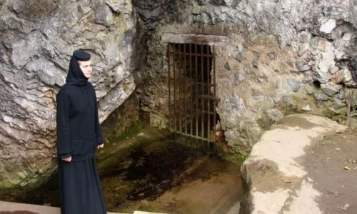 Peştera de la Tismana în care a fost ascuns tezaurul României va fi transformată în muzeu jpeg