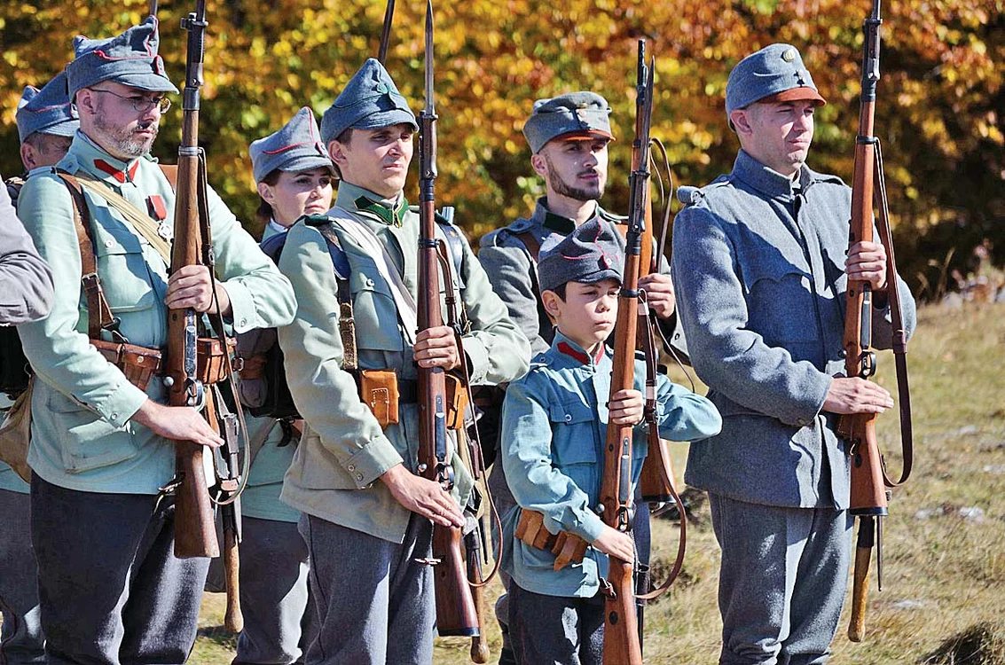 Ștefan participă la evenimente militare