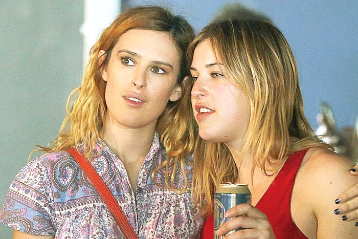 Demi este  acuzată de fete  că nu a fost  o mamă bună (Fotografii: splashnews/ reuters/ wenn)