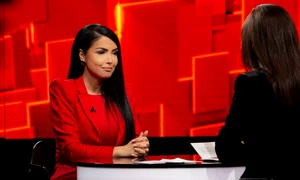 Andreea Mantea 40 de intrebari cu Denise Rifai   Kanal D jpg