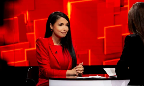 Andreea Mantea 40 de intrebari cu Denise Rifai   Kanal D jpg