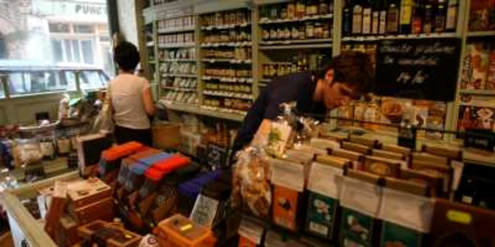 Jumătate din cantitatea totală de hrană, pe întreg Globul, este aruncată din cauza lăcomiei consumatorilor FOTO Arhivă