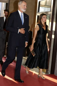 Regele Felipe și Regina Letizia la deschiderea stagiunii de teatru de la Madrid. FOTO: Profimedia
