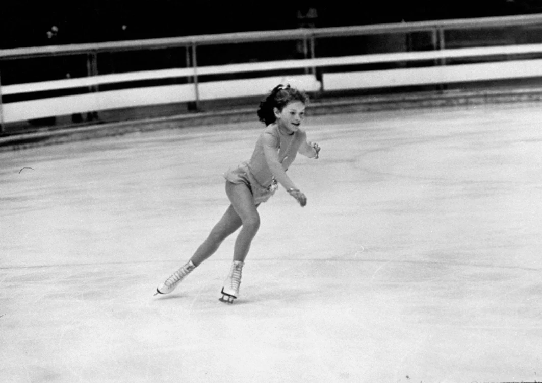 Beatrice Huştiu în concursul olimpic de la Grenoble. Fotografii: Getty Images