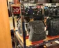 Magazin articole din piele mucegăite într-un mall în Malaezia FOTO Profimedia