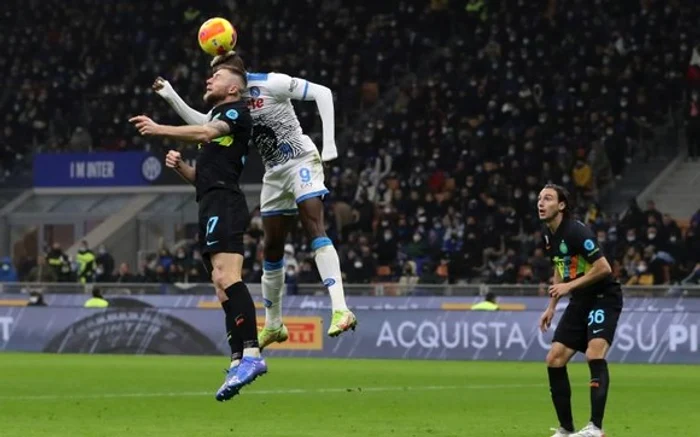 Momentul loviturii cap în cap FOTO: Profimedia