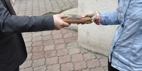 portofelul a fost înapoiat proprietarei