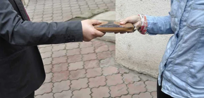 Portofelul a fost înapoiat proprietarei FOTO Corina Macavei