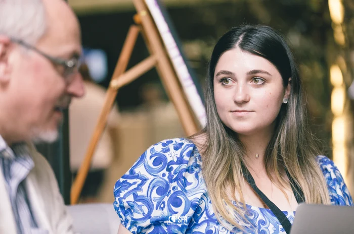 Regizorul Nae Caranfil și reporterul Adevărul, la Iași Sursa foto: Arhiva festivalului SFR