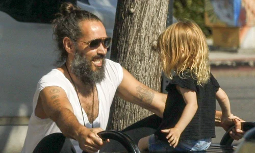 1 russell brand profimedia 0447278802 jpg jpeg