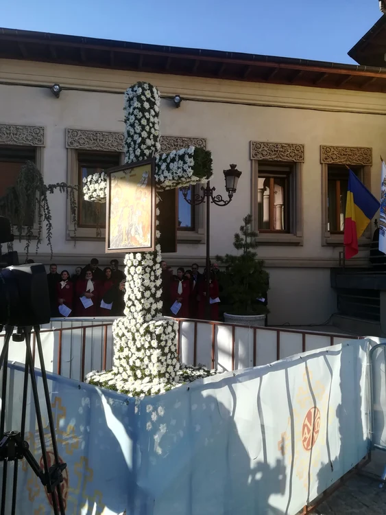 De 20 de ani, crucea de Bobotează de la Patriarhie nu mai este realizată din gheață