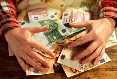 Bani castig FOTO Shutterstock jpg