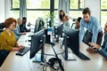 itisti specialisti it microsoft angajati birouri laptop
