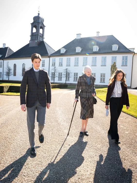 Prințul Vincent și Prințesa Josephine, cu bunica, Regina Margareta a Danemarcei, Foto Casa Regală (3) jpg