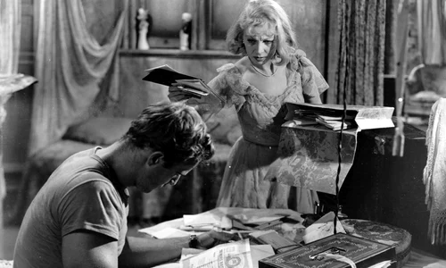 Marlon Brando and Vivien Leigh in A Streetcar Named Desire jpeg