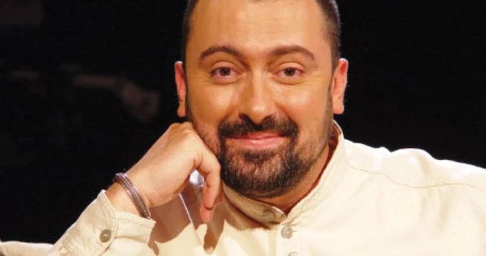 Cătălin Ştefănescu face, simplu, cultură, fără să apeleze la surle şi trâmbiţe