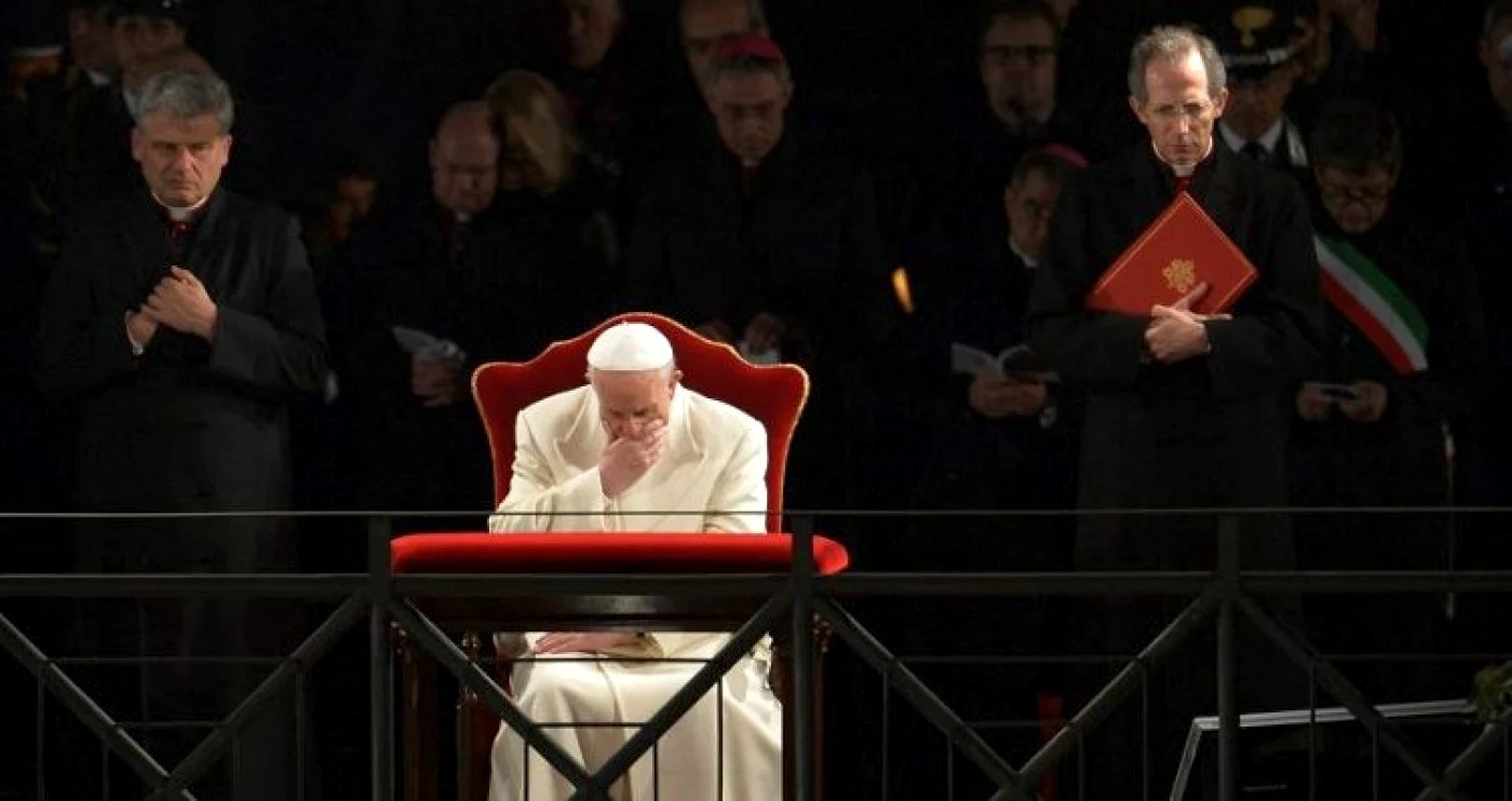 Papa Francisc s-a rugat pentru cei care au murit în urma inundaţiilro din Argentina FOTO Reuters