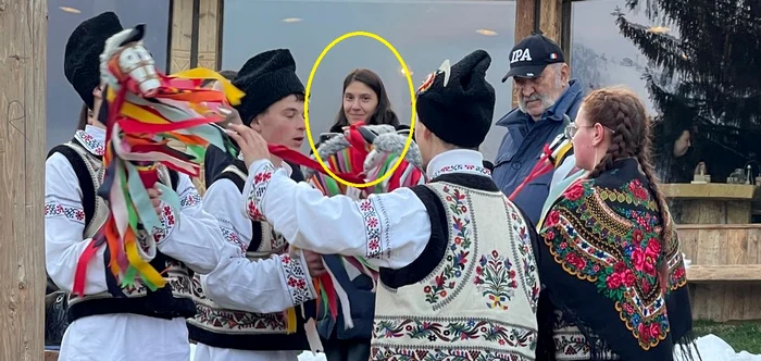 Ion Țiriac și domnișoara, despre care Romania TV susține că ar fi iubita sa. Foto Romania TV