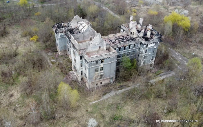 cladirea istorica fosta scoala de ucenici din hunedoara foto daniel guta adevarul