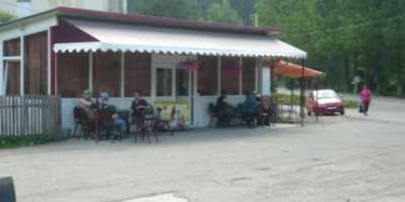 Sucevenii preferă să petreacă timpul în baruri în loc să meargă să-şi aleagă preşedintele