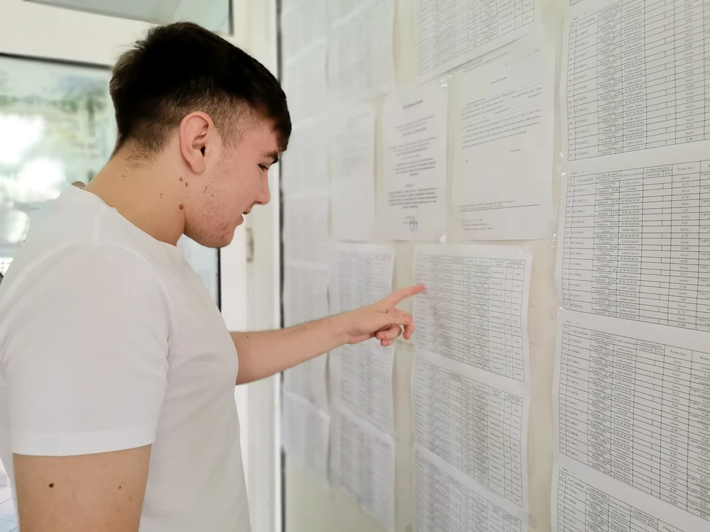 Absolvenții de gimnaziu au aflat dacă au fost admiși acolo unde își doresc FOTO: Alina Mitran