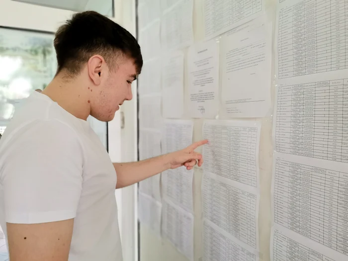 Absolvenții de gimnaziu au aflat dacă au fost admiși acolo unde își doresc FOTO: Alina Mitran