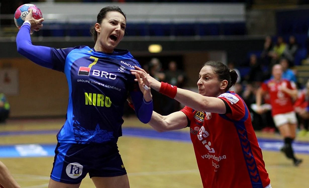 
    Eliza Buceschi a marcat 9 goluri în meciul cu CehiaFoto: Marian Burlacu  