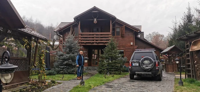Virgil Marchiș a transformat căsuța de vacanță într-o mică pensiune FOTO Angela Sabău