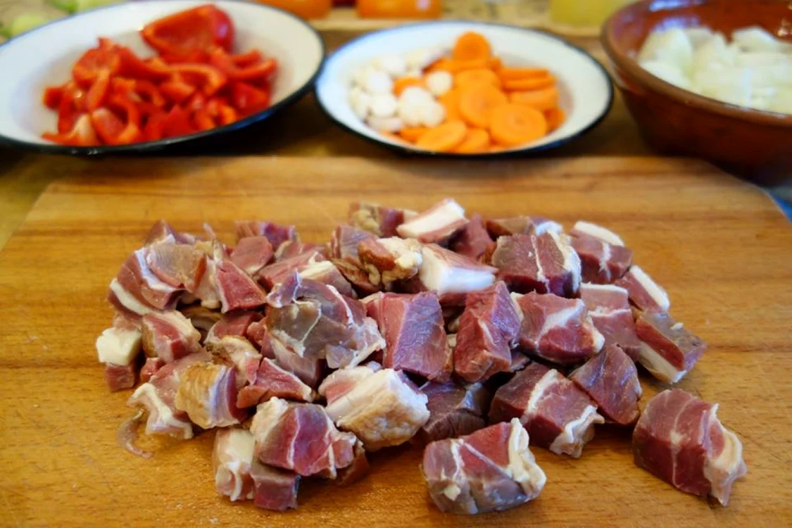 tocanita de cartofi cu pastrama de oaie