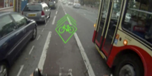 Dispozitivul Blaze face bicicliştii mai vizibili