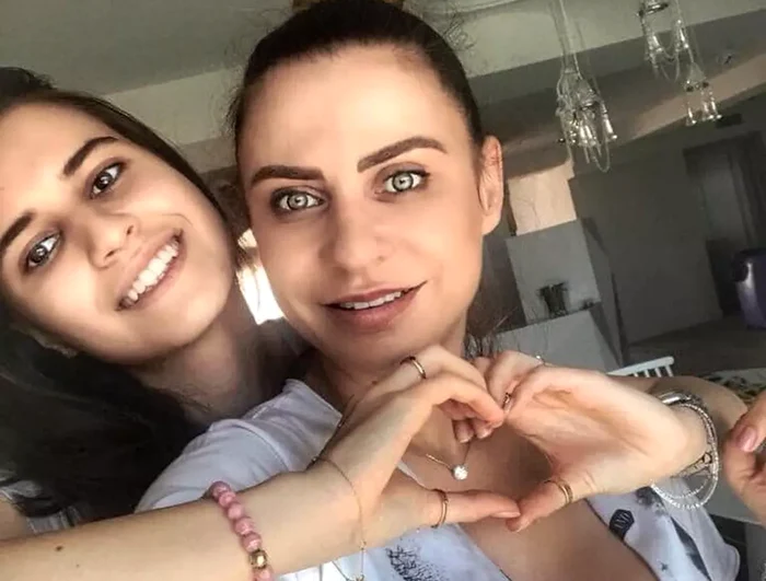 Sara și Adina Buzatu - Foto: social media