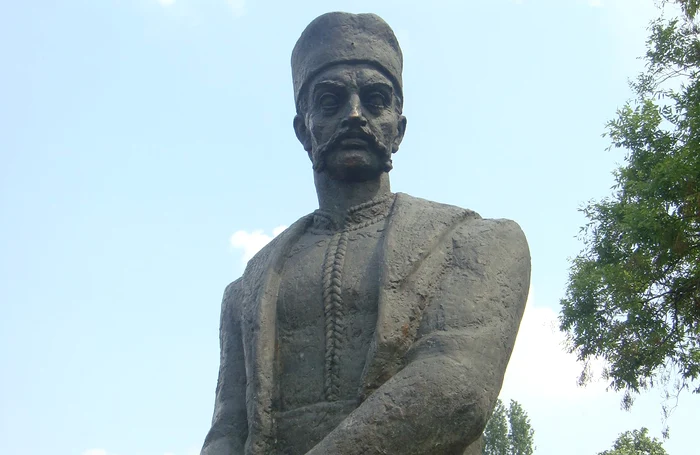 Bustul lui Ivan Mazepa, într-un parc din Galați FOTO: Emil Popa