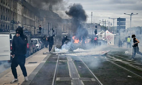 protest franta1 jpg