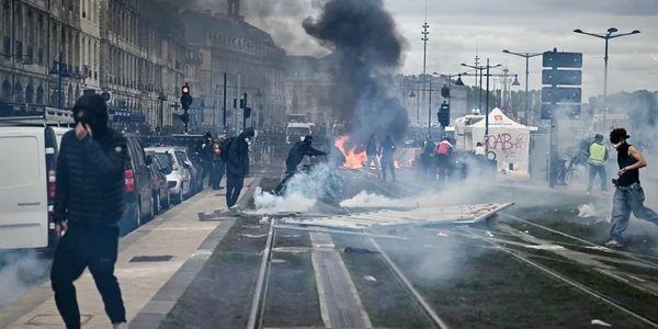 protest franta1 jpg