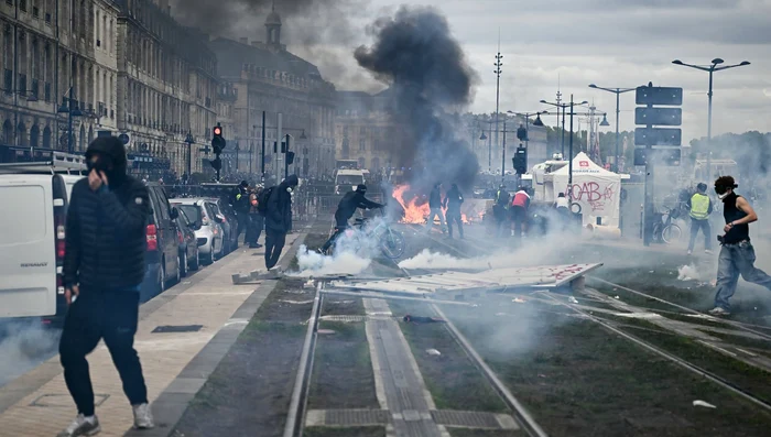 protest franta1 jpg