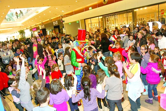 Copiii s-au distrat  pe cinste la Sun Plaza