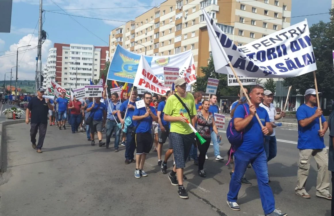Circa 300 de angajaţi au participat la protest FOTO Andreea Vilcovschi