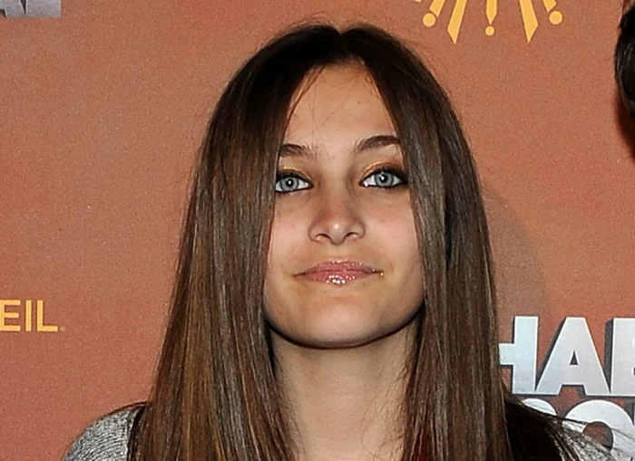 Paris Jackson, fiica lui Michael Jackson, a încercat să-ţi taie venele FOTO SFP