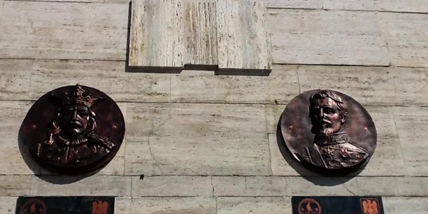 basorelief stefan cel mare galati