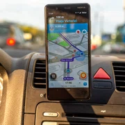 Waze - aplicație navigație FOTO Shutterstock 