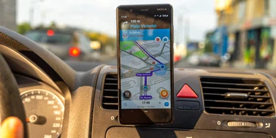 Waze - aplicație navigație FOTO Shutterstock 