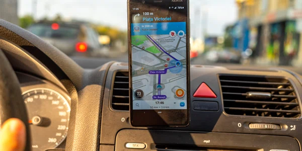 Waze - aplicație navigație FOTO Shutterstock 