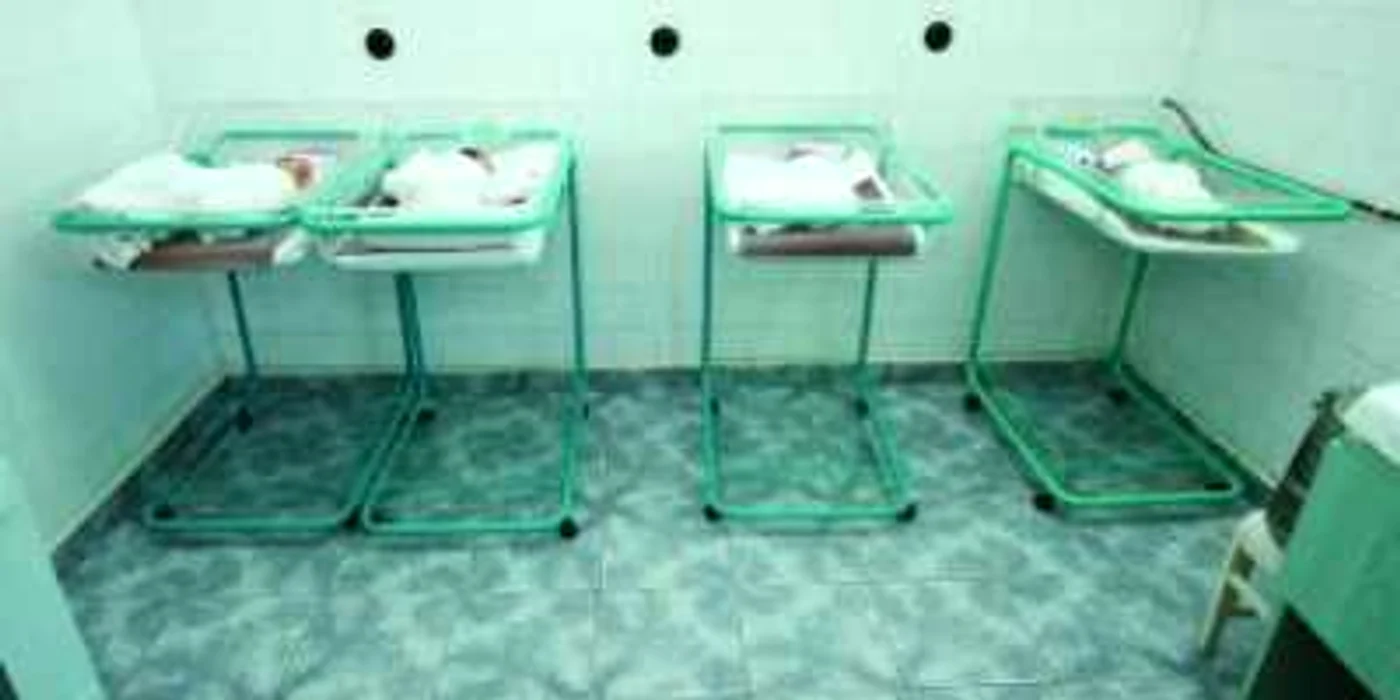 Craiova: EXCLUSVIV: Fetiţa născută printr-o minune a fost operată şi se simte bine