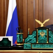 Putin   la telefon cu un copil de Crăciunul ortodox foto epa efe jpg