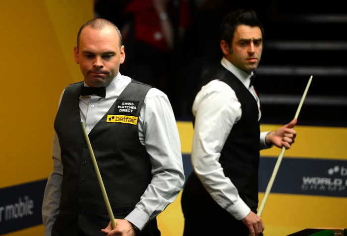 
    Campionului mondial en-titre Stuart Bingham (stânga) şi Ronnie O'Sullivan (dreapta) vor încânta fanii români cu două partide de snooker demonstrativeFoto: Getty Images  